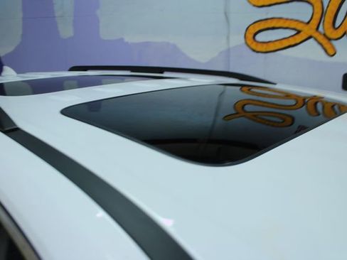 Used 2019 Chevrolet Traverse LT image 5