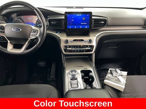 Used 2021 Ford Explorer XLT AWD/4WD image 2