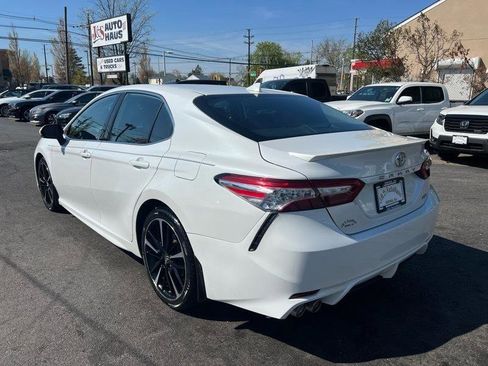 Used 2019 Toyota Camry XSE image 4