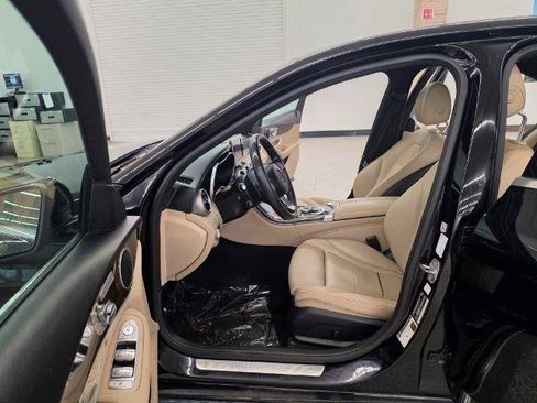 Used 2018 Mercedes-Benz C 300 4MATIC Sedan w/ Premium Package image 33