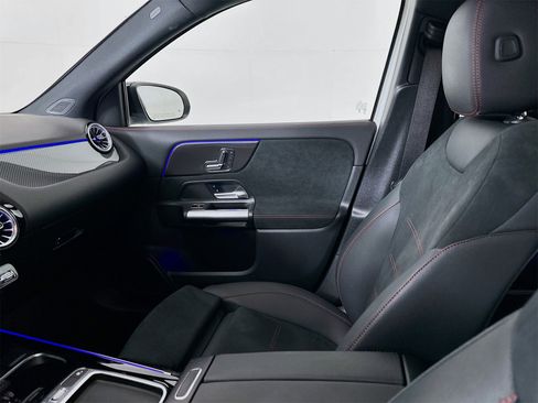 Certified 2025 Mercedes-Benz GLA 250 image 23