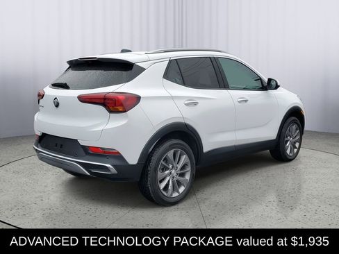 Used 2022 Buick Encore GX Essence w/ Advanced Technology Package image 3