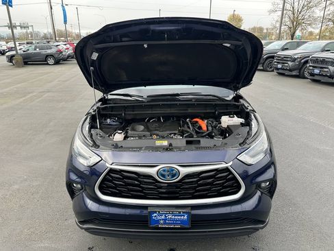 Certified 2023 Toyota Highlander XLE image 5