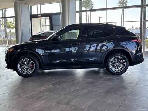 Used 2022 Alfa Romeo Stelvio Sprint image 9