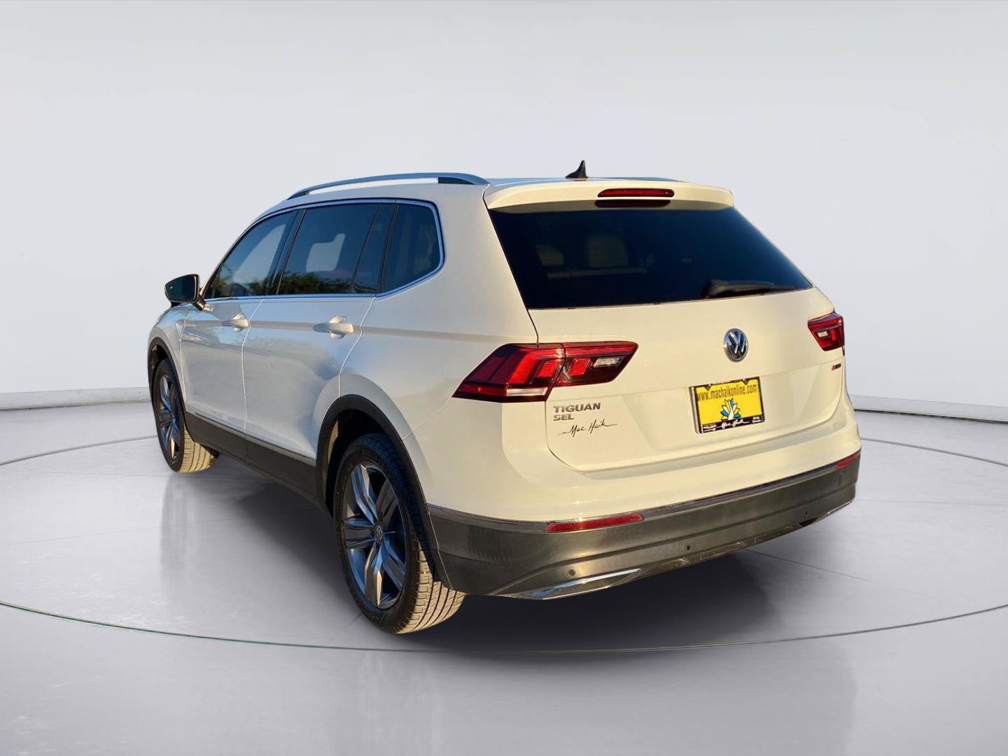 Used 2019 Volkswagen Tiguan SEL Premium AWD/4WD image 3