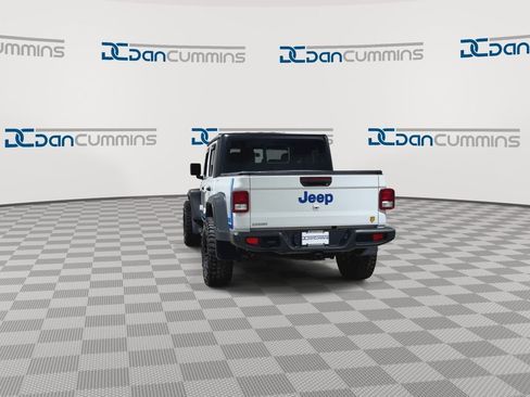 Used 2023 Jeep Gladiator Sport image 8