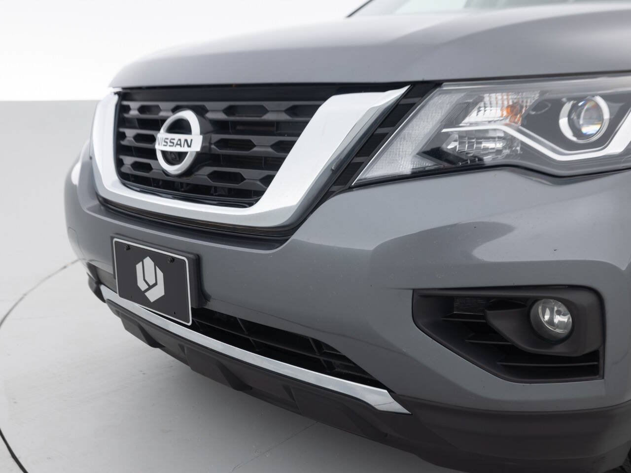 Used 2019 Nissan Pathfinder SL AWD/4WD image 16