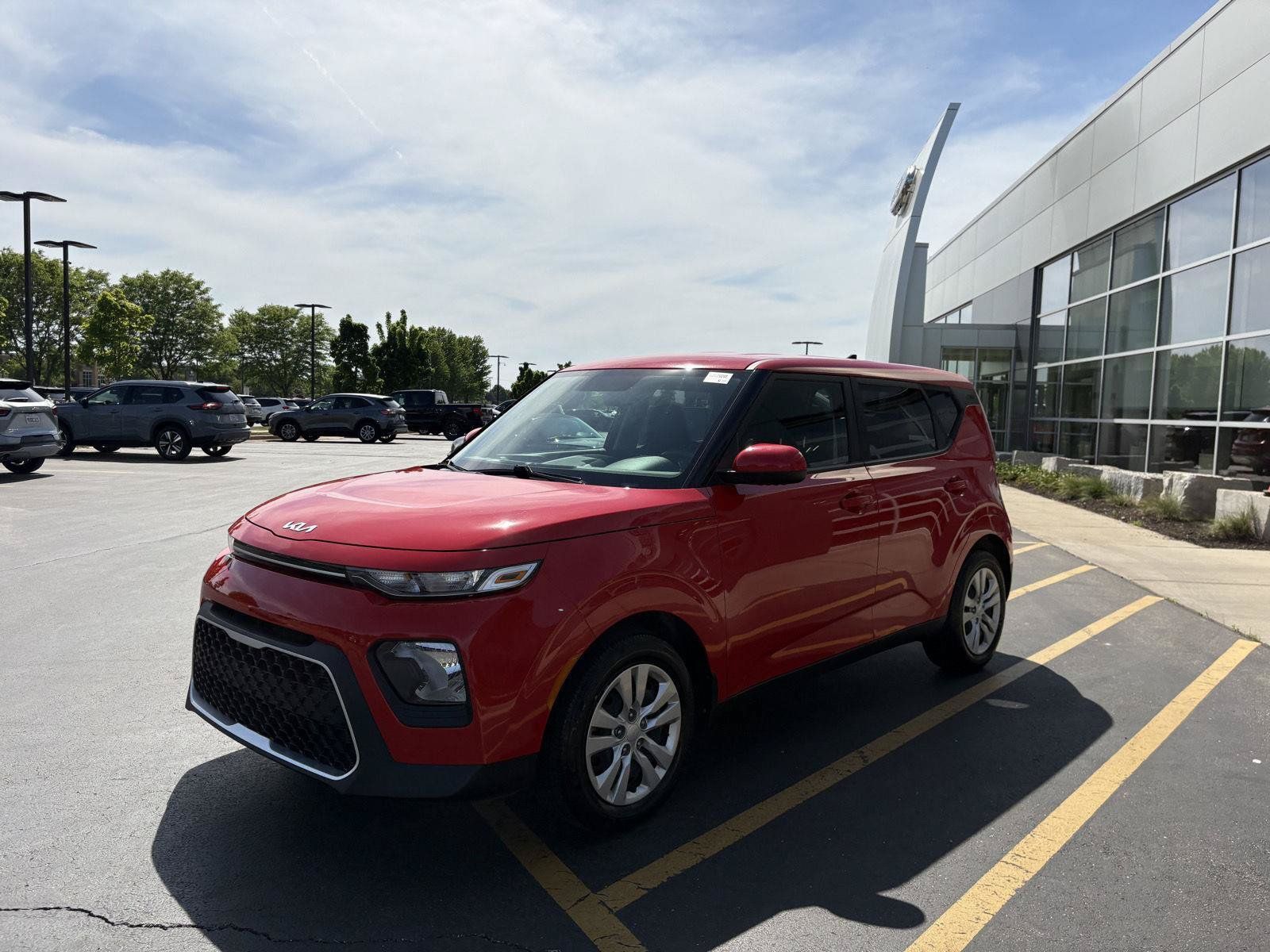 Used 2022 Kia Soul LX FWD image 3