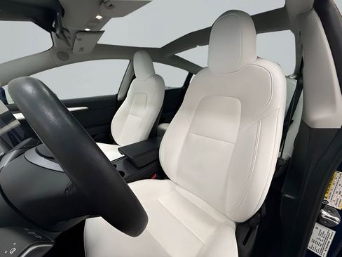 Used 2023 Tesla Model 3 Standard Range image 10