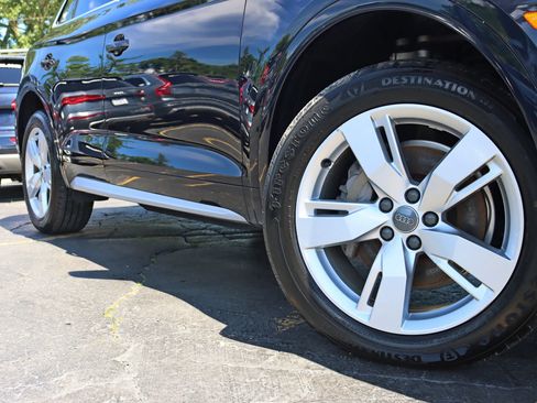 Used 2018 Audi Q5 2.0T Premium Plus w/ Premium Plus Package AWD/4WD image 5