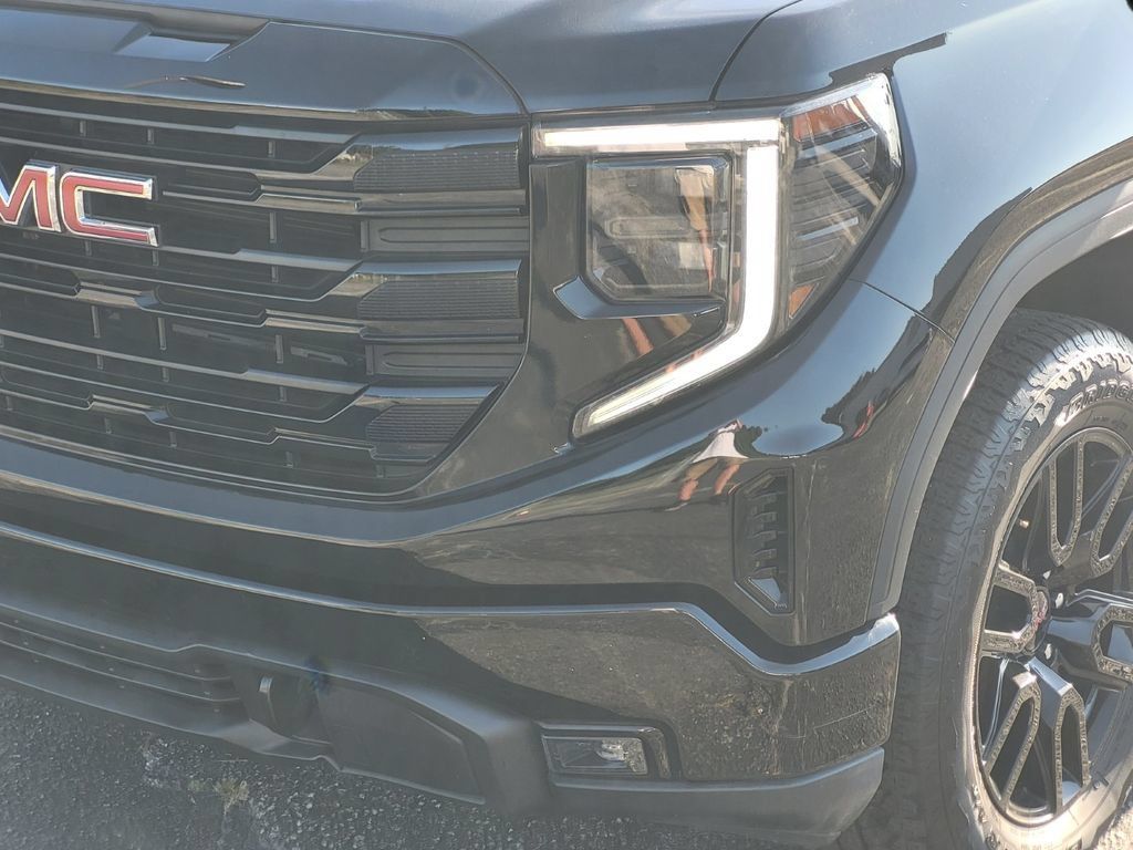 Used 2022 GMC Sierra 1500 Elevation AWD/4WD image 7