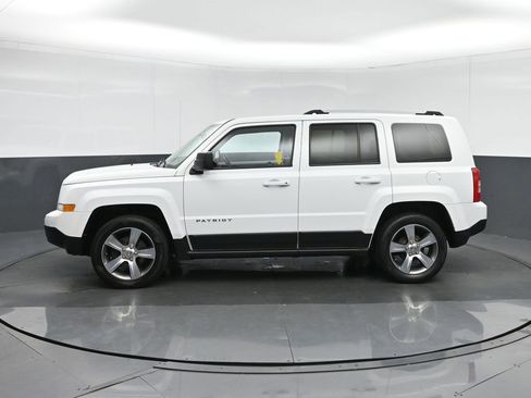 Used 2017 Jeep Patriot High Altitude image 4