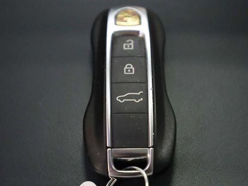 Certified 2023 Porsche Cayenne Coupe image 42