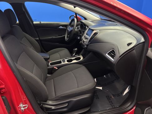 Used 2018 Chevrolet Cruze LS FWD image 20