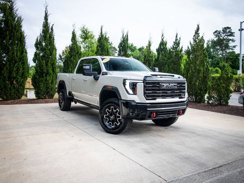 Used 2026 GMC Sierra 2500 AT4X w/ LPO, Black Badging Package AWD/4WD image 2