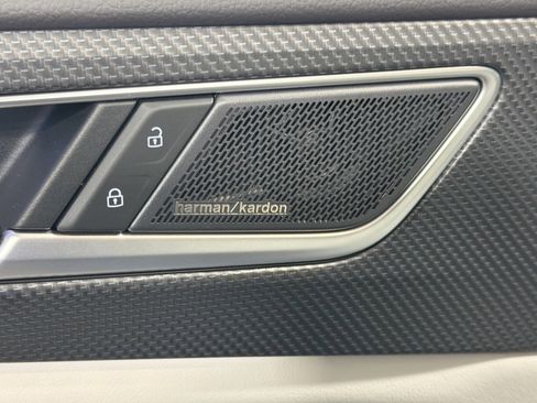 Used 2025 Volkswagen Atlas Cross Sport SEL Premium R-Line image 24