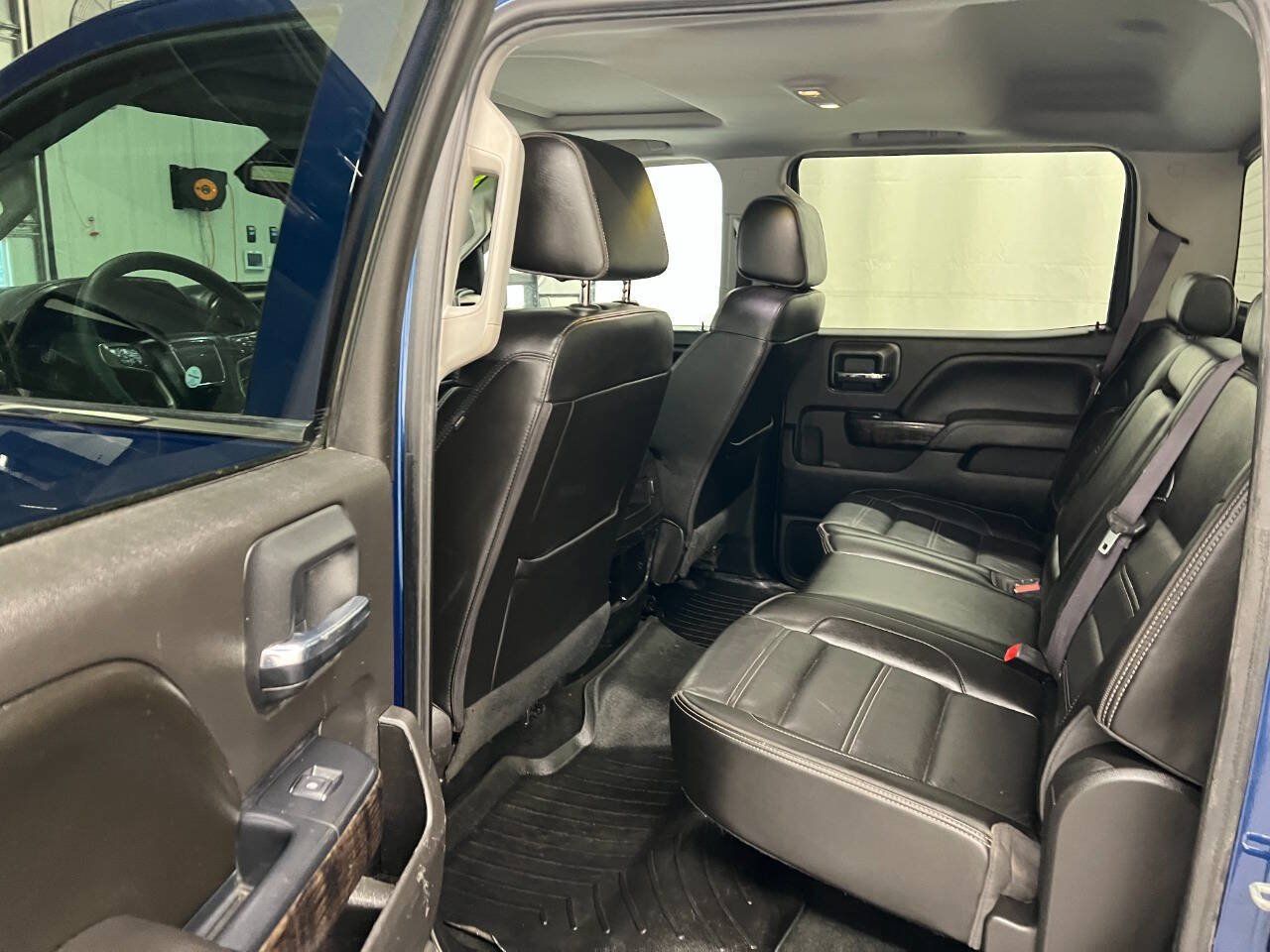 Used 2016 GMC Sierra 2500 Denali w/ Duramax Plus Package AWD/4WD image 9
