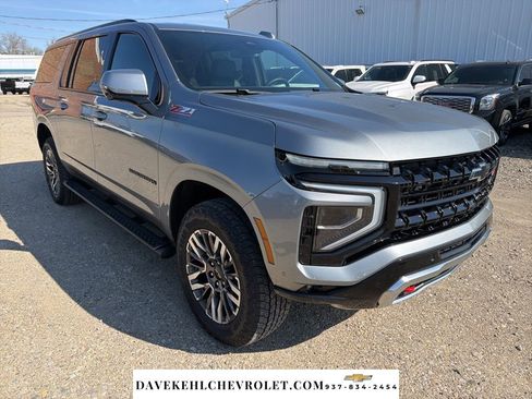 Used 2026 Chevrolet Suburban Z71 w/ Comfort Package image 8