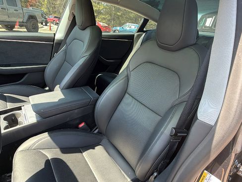 Used 2025 Tesla Model 3 Long Range image 17