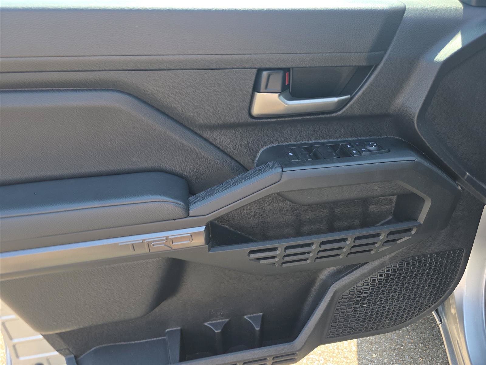 Used 2024 Toyota Tacoma TRD Off-Road AWD/4WD image 15
