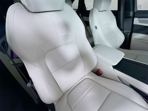 Used 2025 Jaguar F-PACE R-Dynamic S image 30