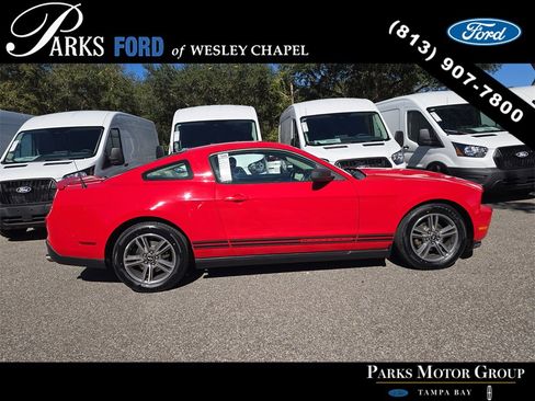 Used 2010 Ford Mustang Coupe image 3
