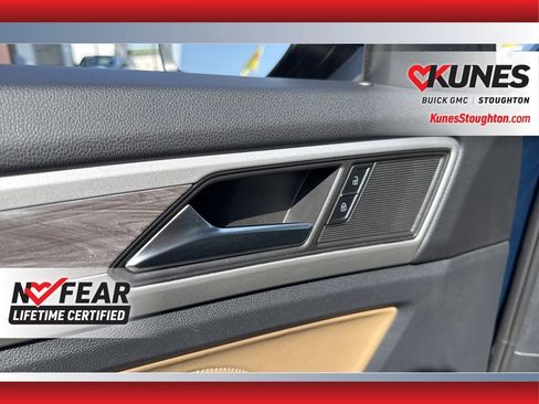 Used 2021 Volkswagen Atlas Cross Sport SE w/ Panoramic Sunroof Package image 20