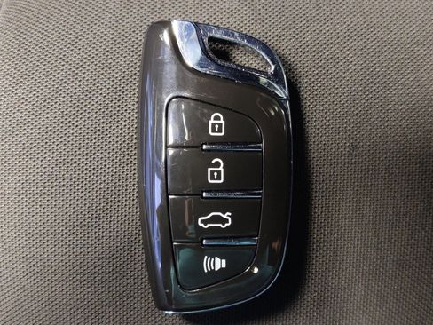 Used 2019 Chevrolet Camaro LT RWD image 32