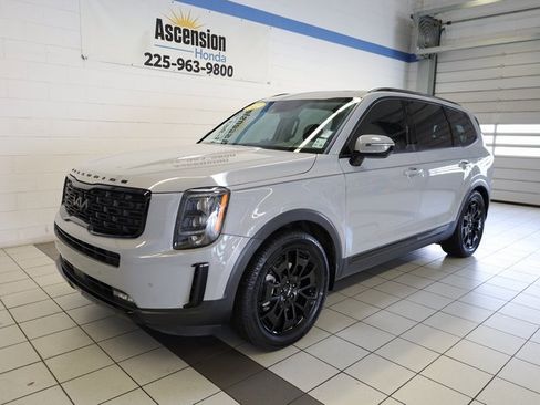 Used 2022 Kia Telluride SX w/ SX Prestige Package image 2