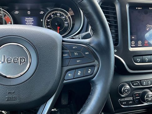 Used 2019 Jeep Cherokee Trailhawk image 26