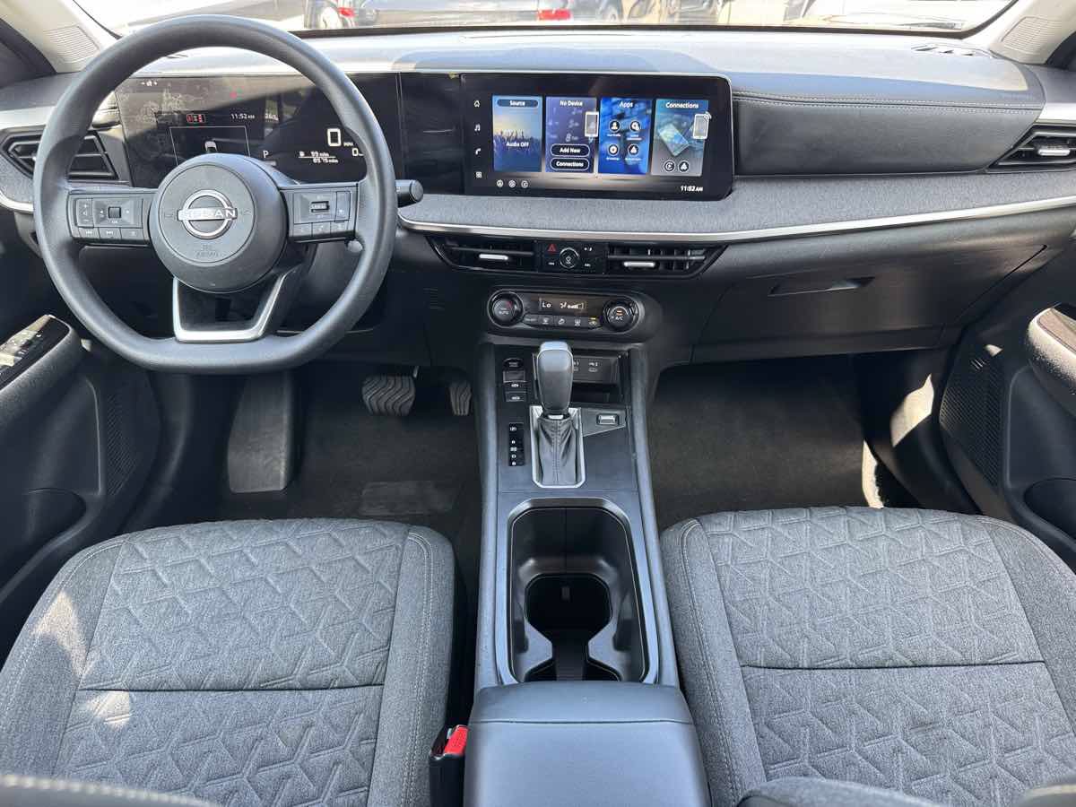 Used 2026 Nissan Kicks SV FWD image 19
