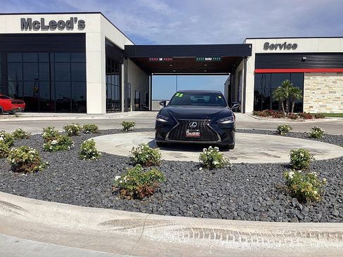 Used 2022 Lexus ES 350 F Sport image 2