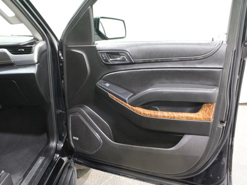Used 2020 Chevrolet Suburban Premier image 35