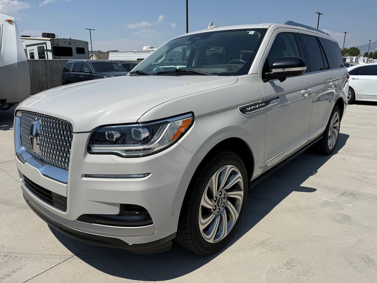 Used 2022 Lincoln Navigator Reserve AWD/4WD image 7
