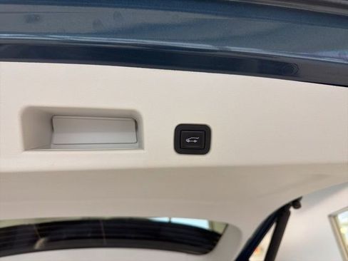 Used 2025 GMC Acadia Denali w/ Super Cruise Package image 22