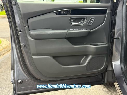 Certified 2025 Honda Pilot EX-L image 23