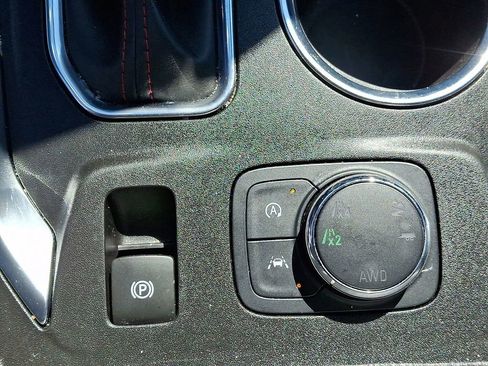 Used 2023 Chevrolet Traverse RS AWD/4WD image 32
