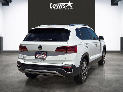 Used 2024 Volkswagen Taos SE FWD image 4