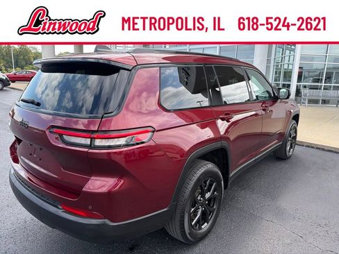 Used 2025 Jeep Grand Cherokee L Laredo AWD/4WD image 4