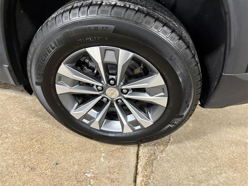 Used 2025 Chevrolet Equinox LT w/ Convenience Package II image 5