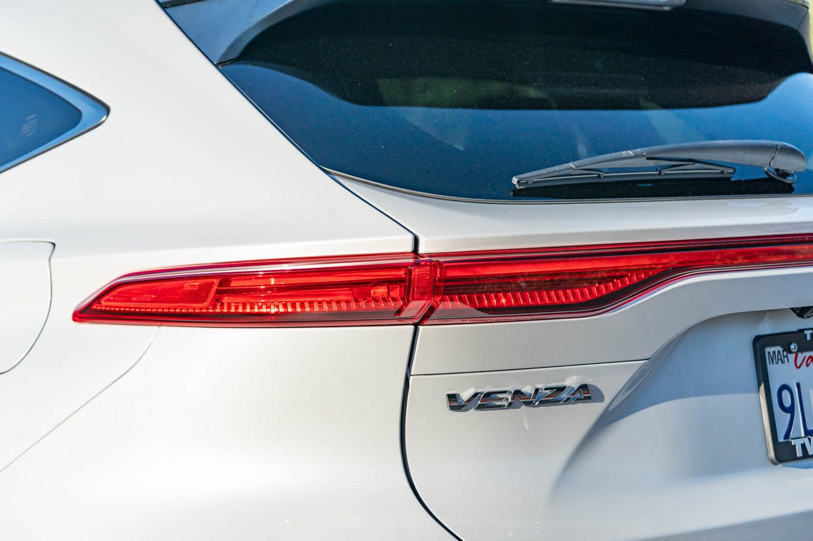 Certified 2024 Toyota Venza LE AWD/4WD image 7