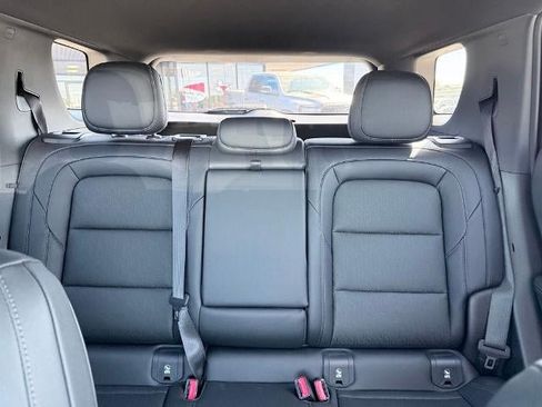 Used 2026 Chevrolet Equinox LT w/ Convenience Package II FWD image 32