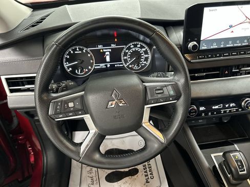 Used 2024 Mitsubishi Outlander SE AWD/4WD image 4