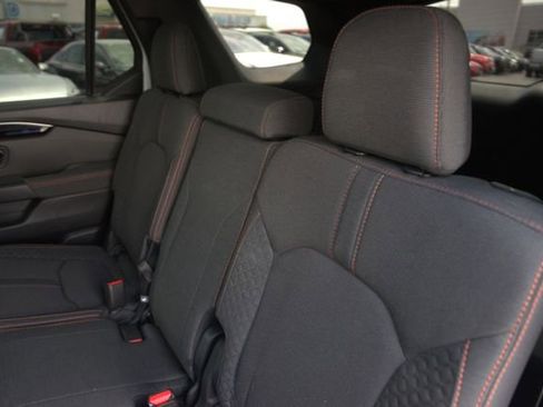 Used 2025 Honda Pilot Sport image 13