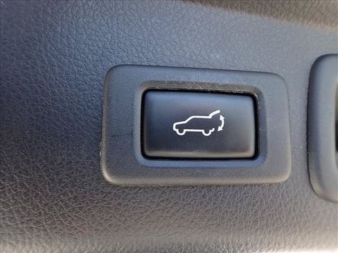 Used 2014 Subaru Forester 2.5i Touring AWD/4WD image 9