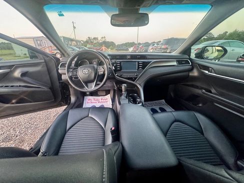 Used 2018 Toyota Camry SE image 13