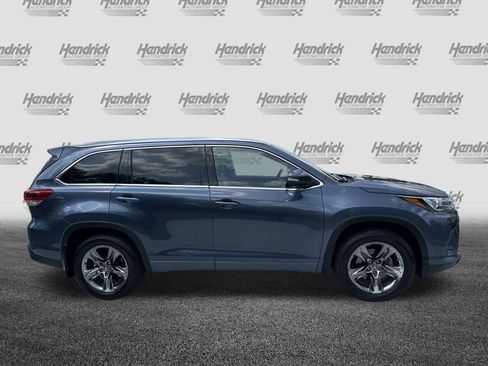 Used 2018 Toyota Highlander Limited Platinum AWD/4WD image 11