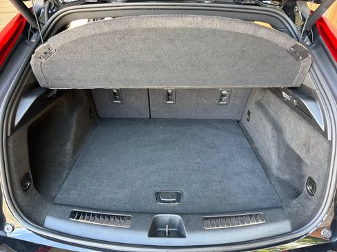 Used 2025 Cadillac XT4 Premium Luxury FWD image 34