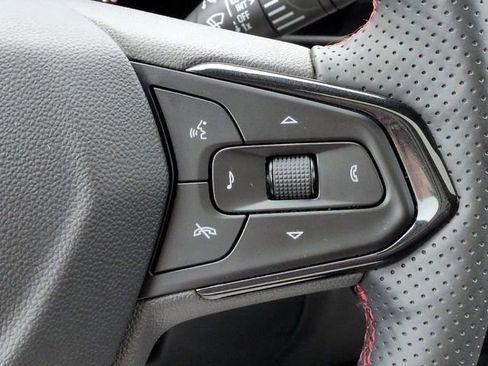 Used 2025 Chevrolet Trax RS w/ Sunroof Package image 28