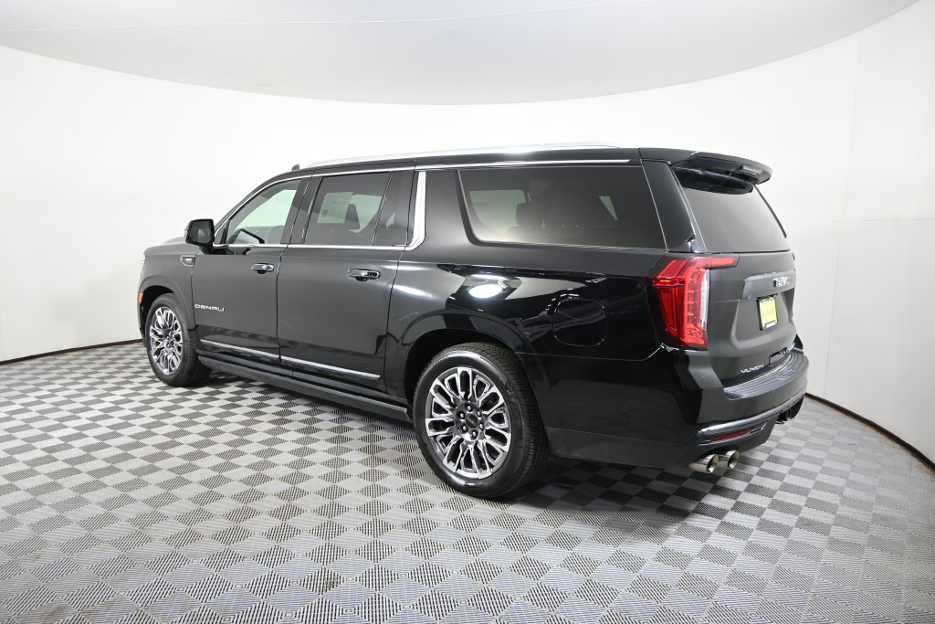 Used 2024 GMC Yukon XL Denali Ultimate AWD/4WD image 4